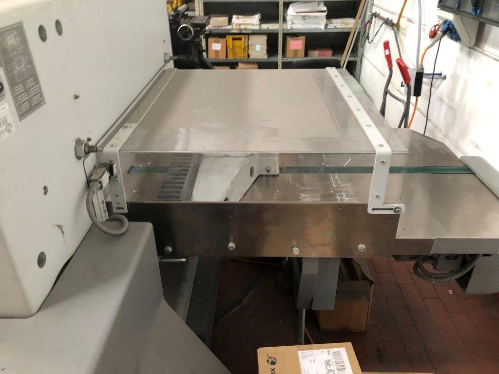 Polar 92 XT high-speed cutting line with RA-2 vibrator, optional LW 450 lift and counting scale - Massicot: photos 2 Polar 92 XT high-speed cutting line with RA-2 vibrator, optional LW 450 lift and counting scale - Massicot: photos 2