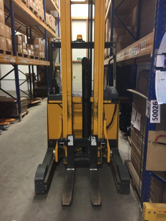 Chariot à mât rétractable Reach truck Jungheinrich ETV 114: photos 6