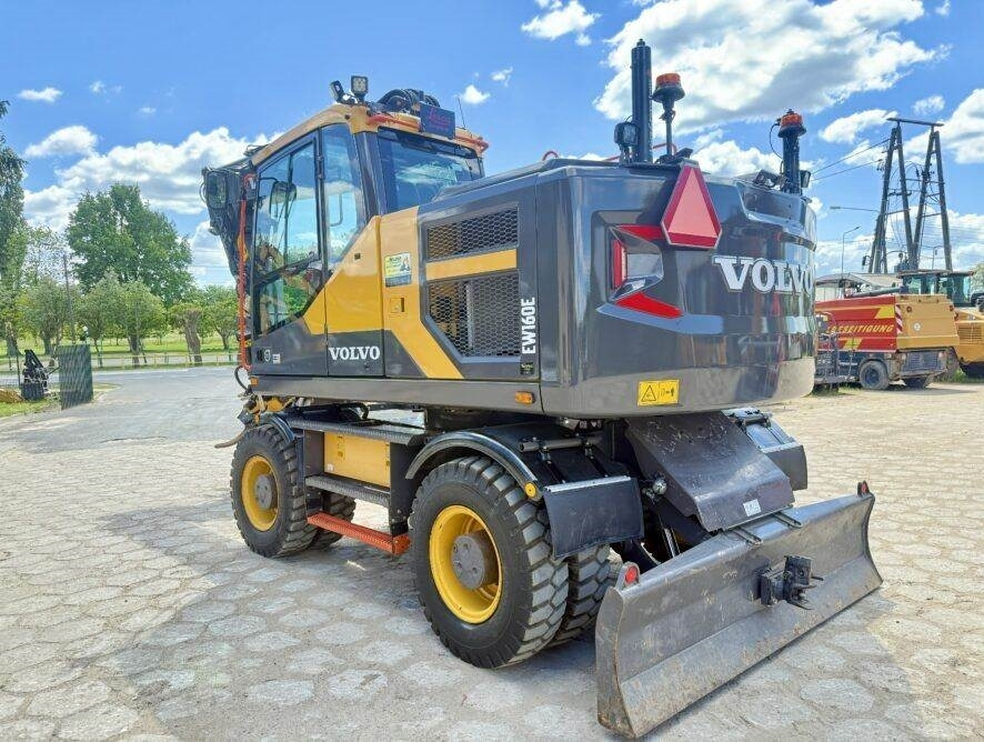 Volvo EW160E Leica - Pelle sur pneus: photos 1 Volvo EW160E Leica - Pelle sur pneus: photos 1