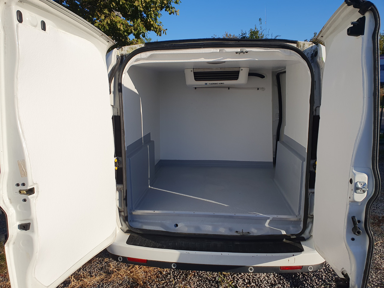 FIAT DOBLO CHLODNIA THERMOKING KLIMA EURO6 - Utilitaire frigorifique: photos 1 FIAT DOBLO CHLODNIA THERMOKING KLIMA EURO6 - Utilitaire frigorifique: photos 1