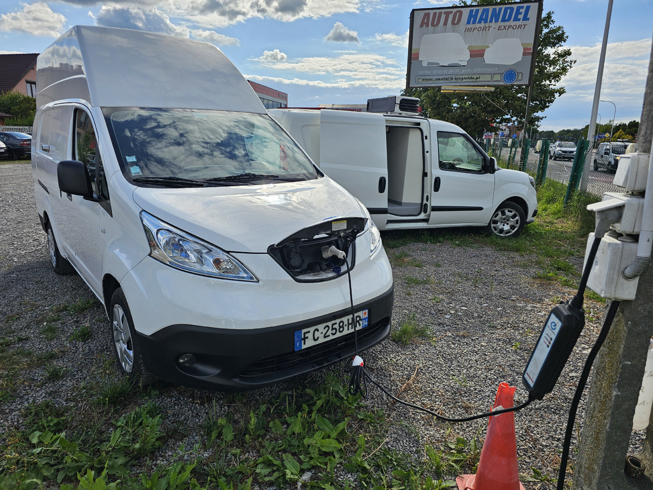 NISSAN E-NV200 ELEKTRYCZNY 40 KV 250 km KLIMA KAMERA - Fourgonnette, Utilitaire électrique: photos 2 NISSAN E-NV200 ELEKTRYCZNY 40 KV 250 km KLIMA KAMERA - Fourgonnette, Utilitaire électrique: photos 2
