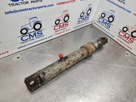 Case 1394, 1494, Hydraulic Lift Assistor Cylinder, Assistor Ram K311619, K311542 - Hydraulique: photos 3 Case 1394, 1494, Hydraulic Lift Assistor Cylinder, Assistor Ram K311619, K311542 - Hydraulique: photos 3