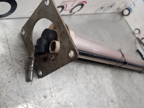 Case Maxxum New Holland T6 Steyr Profi Fuel Sender Unit Gauge 47898289 - Système de carburant pour Tracteur agricole: photos 3 Case Maxxum New Holland T6 Steyr Profi Fuel Sender Unit Gauge 47898289 - Système de carburant pour Tracteur agricole: photos 3