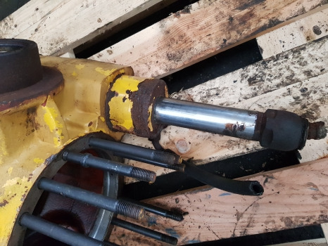 Caterpillar Th62, Clark Hurth, Manitou Front Axle Centre Housing, Steering Ram - Essieu avant: photos 5 Caterpillar Th62, Clark Hurth, Manitou Front Axle Centre Housing, Steering Ram - Essieu avant: photos 5