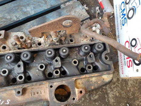 Claas Ares 656 John Deere 6820 Engine Cylinder Head R121608, 6005021490, Re57489 - Culasse: photos 4 Claas Ares 656 John Deere 6820 Engine Cylinder Head R121608, 6005021490, Re57489 - Culasse: photos 4