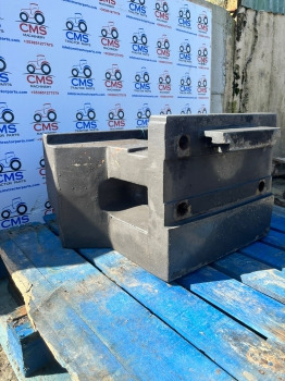 Claas Ares 656rc, Ares 500, 600 Front Weight 565 Kg 7700036817, 7700070530 - Contrepoids: photos 4 Claas Ares 656rc, Ares 500, 600 Front Weight 565 Kg 7700036817, 7700070530 - Contrepoids: photos 4