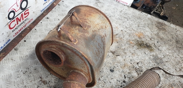 Claas Ares 836, 696, 616, 826, 720 Exhaust Box Silencer 7700042338 - Silencieux pour Tracteur agricole: photos 4 Claas Ares 836, 696, 616, 826, 720 Exhaust Box Silencer 7700042338 - Silencieux pour Tracteur agricole: photos 4