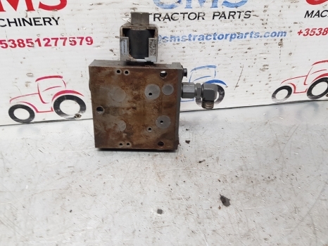 Claas Arion 640 500, 600 Axion 800 Ser Spool Valve End Plate 0011453311 - Valve hydraulique pour Tracteur agricole: photos 3 Claas Arion 640 500, 600 Axion 800 Ser Spool Valve End Plate 0011453311 - Valve hydraulique pour Tracteur agricole: photos 3
