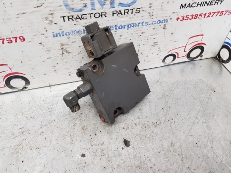 Claas Arion 640 500, 600 Axion 800 Ser Spool Valve End Plate 0011453311 - Valve hydraulique pour Tracteur agricole: photos 4 Claas Arion 640 500, 600 Axion 800 Ser Spool Valve End Plate 0011453311 - Valve hydraulique pour Tracteur agricole: photos 4
