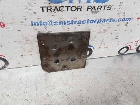 Claas Arion 640 500, 600 Axion 800 Ser Spool Valve Intermediate Plate 0011362031 - Valve hydraulique pour Tracteur agricole: photos 2 Claas Arion 640 500, 600 Axion 800 Ser Spool Valve Intermediate Plate 0011362031 - Valve hydraulique pour Tracteur agricole: photos 2