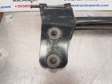 Claas Arion 640, 500, 600 Hexashift, Cmatic, Cab Door Hinge Support 0021536290 - Portière et pièces pour Tracteur agricole: photos 2 Claas Arion 640, 500, 600 Hexashift, Cmatic, Cab Door Hinge Support 0021536290 - Portière et pièces pour Tracteur agricole: photos 2