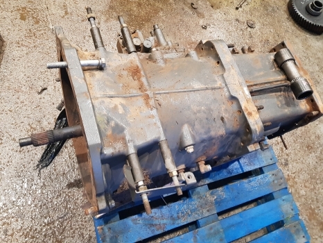 Boîte de vitesse pour Tracteur agricole Claas Arion 640 A36 Hexashift Transmission Complete 0011313610, 0011313611: photos 10