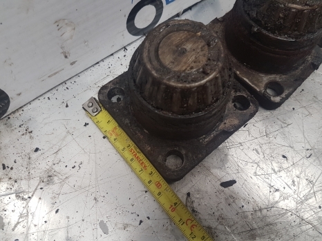 Deutz Agrotron, Same, Lamborgini 150 Front Axle King Pin Set 04415111, Apl2045 - Essieu avant pour Tracteur agricole: photos 5 Deutz Agrotron, Same, Lamborgini 150 Front Axle King Pin Set 04415111, Apl2045 - Essieu avant pour Tracteur agricole: photos 5