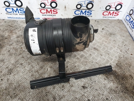 Donaldson Air Filter Housing P77-5302, P77-2580, Pg08-2503 - Filtre à air pour Tracteur agricole: photos 1 Donaldson Air Filter Housing P77-5302, P77-2580, Pg08-2503 - Filtre à air pour Tracteur agricole: photos 1