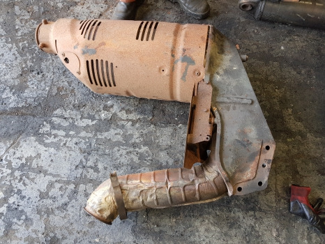 Fendt 724 S4, 700 Series, Exhaust Catalytic Converter E743200111011 - Système d'échappement: photos 1 Fendt 724 S4, 700 Series, Exhaust Catalytic Converter E743200111011 - Système d'échappement: photos 1