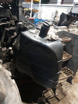 Fendt 928 Fuel Tank Main H931202060100 - Réservoir de carburant: photos 1 Fendt 928 Fuel Tank Main H931202060100 - Réservoir de carburant: photos 1