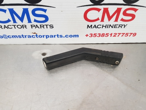 Fiat 130-90, 140-90, 115-90, 180-90, 160-90 Cab Handle Knob 5114837 - Cabine et intérieur: photos 1 Fiat 130-90, 140-90, 115-90, 180-90, 160-90 Cab Handle Knob 5114837 - Cabine et intérieur: photos 1