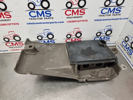 Fiat F140, F120, F130, F Series, Cab Interior Panel, Cup Holder Cracked 9966228 - Cabine et intérieur: photos 4 Fiat F140, F120, F130, F Series, Cab Interior Panel, Cup Holder Cracked 9966228 - Cabine et intérieur: photos 4