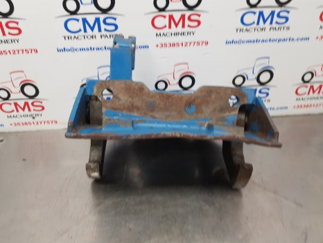 Ford 6640, 40 Series, Pick Up Hitch Bracket F0nns890aj, 81875162 - Frame/ Châssis: photos 3 Ford 6640, 40 Series, Pick Up Hitch Bracket F0nns890aj, 81875162 - Frame/ Châssis: photos 3