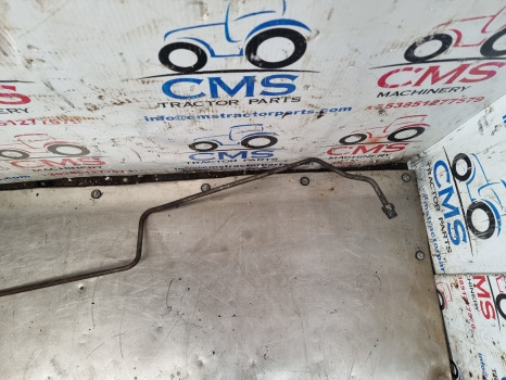 Ford 7840, 8240, 8340, 40 Series, Steering Pipe Rh 82003824 - Commande de gouvernail: photos 2 Ford 7840, 8240, 8340, 40 Series, Steering Pipe Rh 82003824 - Commande de gouvernail: photos 2