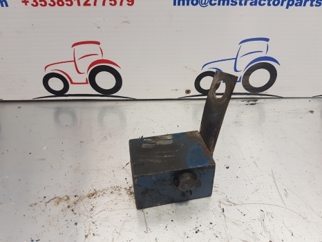 Ford 8630 Brake Valve 9626406 - Valve de frein pour Tracteur agricole: photos 1 Ford 8630 Brake Valve 9626406 - Valve de frein pour Tracteur agricole: photos 1