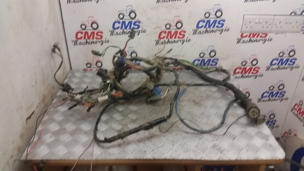 Ford Digger, Backhoe Loader 655, 550, 555 Fuse Box With Cab Electrical Wiring - Câble/ Fil pour Tractopelle: photos 1 Ford Digger, Backhoe Loader 655, 550, 555 Fuse Box With Cab Electrical Wiring - Câble/ Fil pour Tractopelle: photos 1