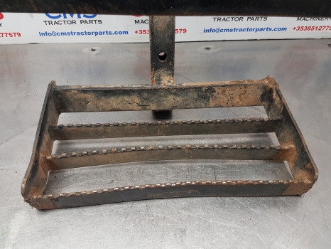 Marchepied pour Machine agricole Ford New Holland 40, Ts Series, Ts110, 8340 Foot Step Lhs 82007896, 82007892: photos 6