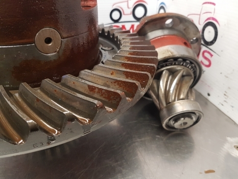 Ford New Holland 7840, Ts, 40, Ts6000 Bevel Gear And Differential 81866326 - Différentiel pour Machine agricole: photos 4 Ford New Holland 7840, Ts, 40, Ts6000 Bevel Gear And Differential 81866326 - Différentiel pour Machine agricole: photos 4