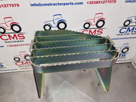 Ford Tw, 30 Series, Tw10, Tw30 Cab Top Footstep, Step Rhs D8nn7r344ba, 83913276 - Marchepied: photos 2 Ford Tw, 30 Series, Tw10, Tw30 Cab Top Footstep, Step Rhs D8nn7r344ba, 83913276 - Marchepied: photos 2