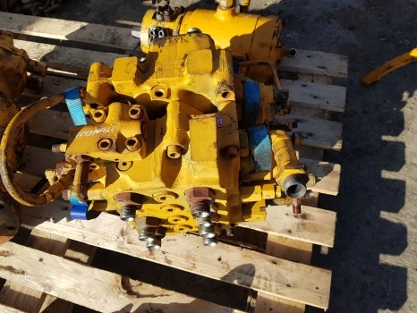 Hyundai Robex 130lc-3 Main Hydraulic Control Valve Assy 31e6-00050; Ux22-38; - Valve hydraulique pour Pelle: photos 2 Hyundai Robex 130lc-3 Main Hydraulic Control Valve Assy 31e6-00050; Ux22-38; - Valve hydraulique pour Pelle: photos 2