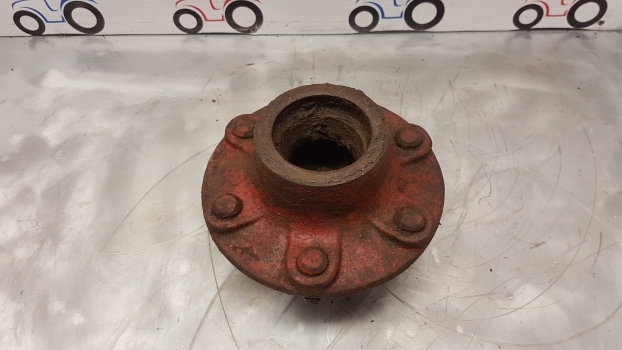 International 2wd Hub 67527c91 , 67527c92 - Moyeu pour Tracteur agricole: photos 5 International 2wd Hub 67527c91 , 67527c92 - Moyeu pour Tracteur agricole: photos 5