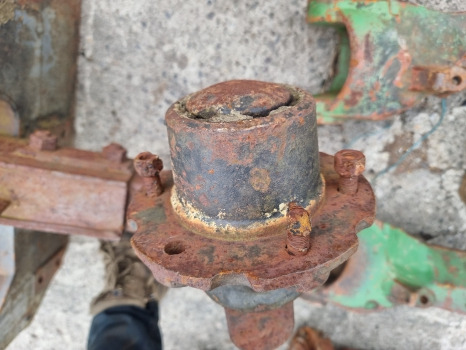 International Case 885xl, 884 85, 84 Xl Ser Front Axle With Boster 3121167r2 - Essieu et pièces: photos 5 International Case 885xl, 884 85, 84 Xl Ser Front Axle With Boster 3121167r2 - Essieu et pièces: photos 5