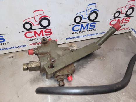 Jcb 410m, 412, 415, 425 Hydraulic Priority Valve 152b1088, 35/405900, 35/405000 - Hydraulique: photos 2 Jcb 410m, 412, 415, 425 Hydraulic Priority Valve 152b1088, 35/405900, 35/405000 - Hydraulique: photos 2
