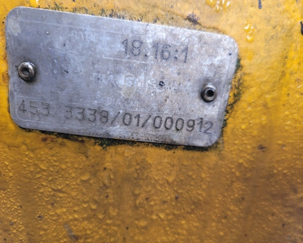 Jcb 530-105 Front axle drive shaft rhs 18.16:1, 453/3338 - Essieu avant pour Matériel de manutention: photos 1 Jcb 530-105 Front axle drive shaft rhs 18.16:1, 453/3338 - Essieu avant pour Matériel de manutention: photos 1