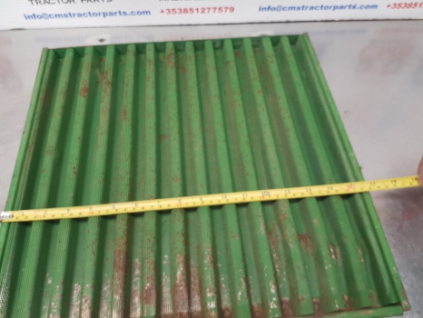 John Deere 1830, 2030, 2130, 2440, 2640 Side Grille, Grill Panel Ar72950 - Calandre: photos 3 John Deere 1830, 2030, 2130, 2440, 2640 Side Grille, Grill Panel Ar72950 - Calandre: photos 3