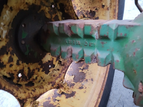 Essieu arrière John Deere 2130 Rear Half Axle Lhs L29056, R56279, T29452, L29055, L39930: photos 1
