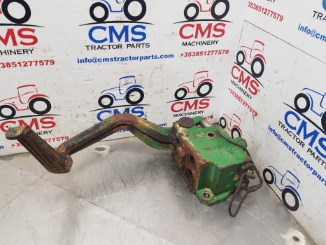 John Deere 30, 40, 50 Ser Brake Master Cylinder L31420, R54979, R54979, Ar63616 - Cylindre de frein pour Machine agricole: photos 1 John Deere 30, 40, 50 Ser Brake Master Cylinder L31420, R54979, R54979, Ar63616 - Cylindre de frein pour Machine agricole: photos 1