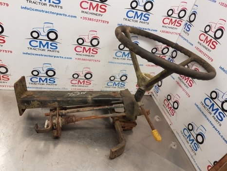 John Deere 3040, 2040, 1840, 1640, 2140 Steering Wheel And Column Assy Al27982 - Commande de gouvernail pour Tracteur agricole: photos 1 John Deere 3040, 2040, 1840, 1640, 2140 Steering Wheel And Column Assy Al27982 - Commande de gouvernail pour Tracteur agricole: photos 1