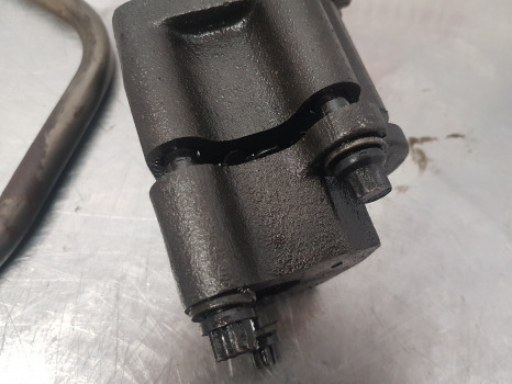 John Deere 6200, 2140, 2130 Engine Oil Pump And Gear Re35685, T20298, Ar59621 - Pompe à huile pour Machine agricole: photos 4 John Deere 6200, 2140, 2130 Engine Oil Pump And Gear Re35685, T20298, Ar59621 - Pompe à huile pour Machine agricole: photos 4