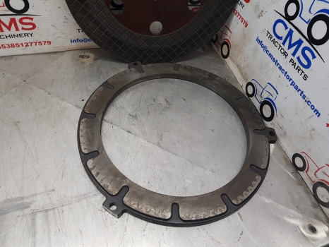 John Deere 7600, 7700, 7800 Rear Axle Brake Plate R93330, R125135, Re65197 - Disques de frein: photos 3 John Deere 7600, 7700, 7800 Rear Axle Brake Plate R93330, R125135, Re65197 - Disques de frein: photos 3