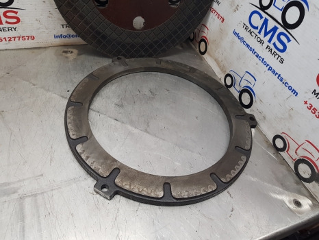 John Deere 7600, 7700, 7800 Rear Axle Brake Plate R93330, R125135, Re65197 - Disques de frein: photos 2 John Deere 7600, 7700, 7800 Rear Axle Brake Plate R93330, R125135, Re65197 - Disques de frein: photos 2