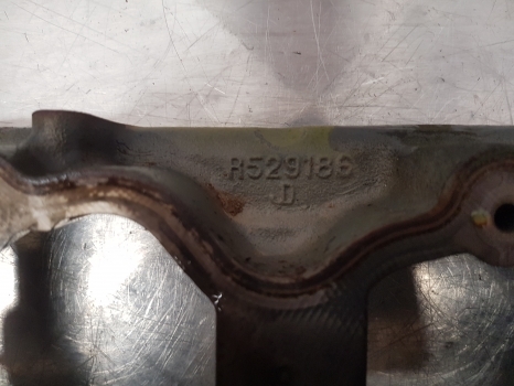 John Deere Class Arion 640, 6210r Rocker Arm Valve Re545803, R529186, Re539152 - Culasse pour Tracteur agricole: photos 4 John Deere Class Arion 640, 6210r Rocker Arm Valve Re545803, R529186, Re539152 - Culasse pour Tracteur agricole: photos 4