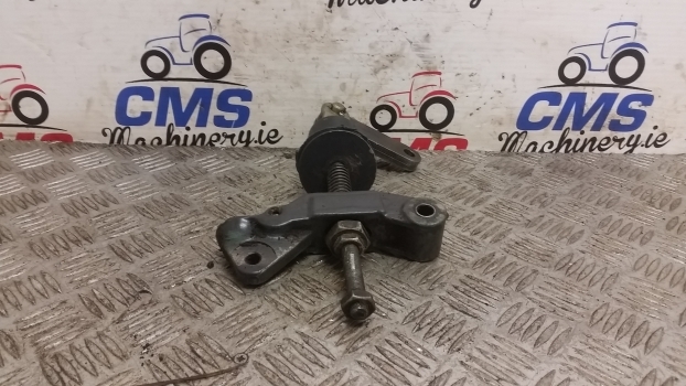 Landini Mythos Series Mythos 115 Brake Pedal Lever Assembly 3304805m92 - Pièces de frein pour Tracteur agricole: photos 3 Landini Mythos Series Mythos 115 Brake Pedal Lever Assembly 3304805m92 - Pièces de frein pour Tracteur agricole: photos 3