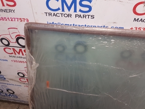 Massey Ferguson 200, 300, 600, Landini Cab Windshield 3301875m1, 3301875m3 - Fenêtre et pièces pour Tracteur agricole: photos 3 Massey Ferguson 200, 300, 600, Landini Cab Windshield 3301875m1, 3301875m3 - Fenêtre et pièces pour Tracteur agricole: photos 3