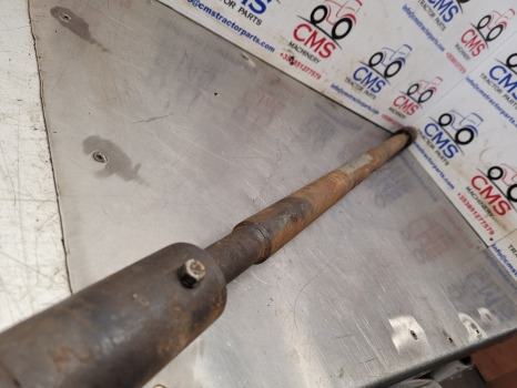Massey Ferguson 275, 290 Front Axle Propeller Drive Shaft 1683836m1, 1683341m1 - Essieu avant: photos 3 Massey Ferguson 275, 290 Front Axle Propeller Drive Shaft 1683836m1, 1683341m1 - Essieu avant: photos 3