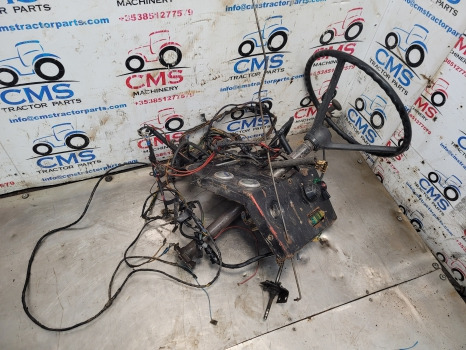 Massey Ferguson 290 Dash Steering Panel, Wheel, Wiring Loom 1674232m1 - Cabine et intérieur: photos 1 Massey Ferguson 290 Dash Steering Panel, Wheel, Wiring Loom 1674232m1 - Cabine et intérieur: photos 1