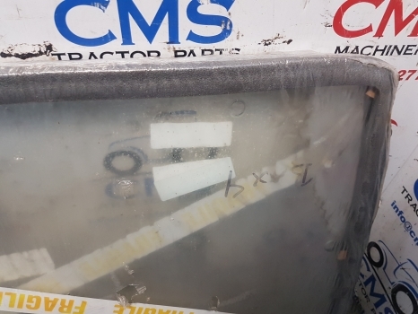 Massey Ferguson 300, 350, 375, 390, 398, 399 Cab Glass Rear Window 3477716m1 - Fenêtre et pièces pour Tracteur agricole: photos 3 Massey Ferguson 300, 350, 375, 390, 398, 399 Cab Glass Rear Window 3477716m1 - Fenêtre et pièces pour Tracteur agricole: photos 3