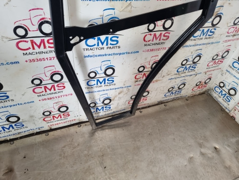 Massey Ferguson 300 Series 390 Cab Door Frame Lhs And Seal 3478235m92 - Portière et pièces: photos 4 Massey Ferguson 300 Series 390 Cab Door Frame Lhs And Seal 3478235m92 - Portière et pièces: photos 4