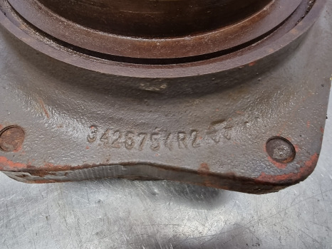 Massey Ferguson 3085, 3080, 3090 Front Axle Hub 3426754r2, 3426754m2 - Essieu avant: photos 4 Massey Ferguson 3085, 3080, 3090 Front Axle Hub 3426754r2, 3426754m2 - Essieu avant: photos 4
