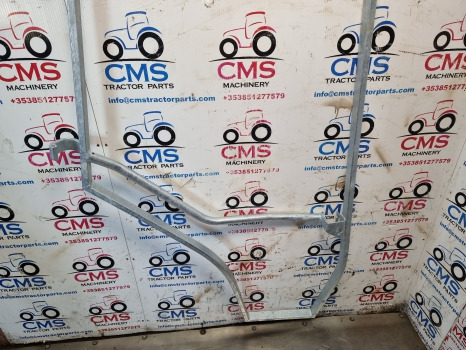 Massey Ferguson 4255, 4200, 4300 Series Cab Door Frame Rh Galvanized 3822645m91 - Portière et pièces: photos 3 Massey Ferguson 4255, 4200, 4300 Series Cab Door Frame Rh Galvanized 3822645m91 - Portière et pièces: photos 3